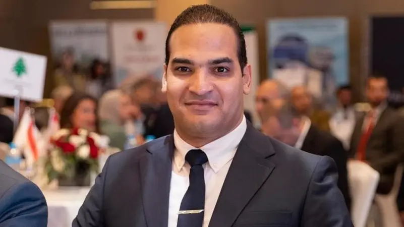 بالتنسيق الانتربول الدولي.. النائب العام يعلن استلام مصر للمتهم الهارب مستريح السيارات